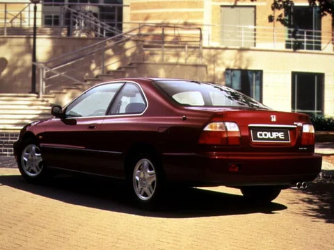 Honda Accord Coupé 2.0i LS 1996 view 2