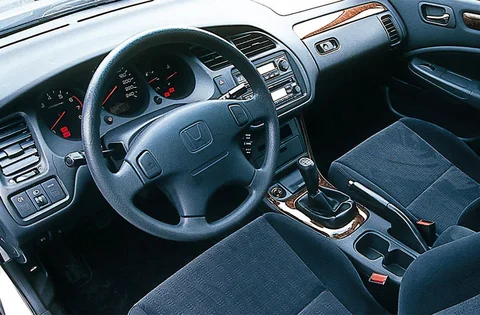 Honda Accord 2.2i Type R 2001 view 3