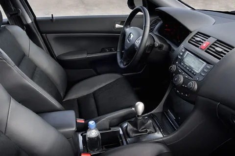 Honda Accord Tourer 2.4i Type S 2003 view 2
