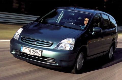 Honda Stream 2.0 ES 2001 view 2