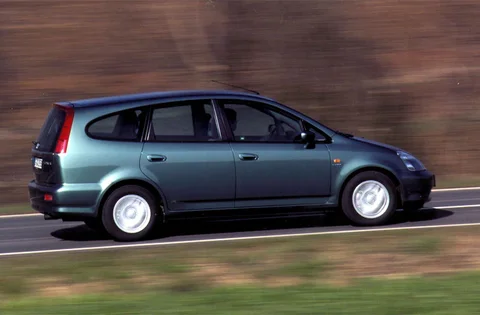 Honda Stream 2.0 ES 2001 view 5