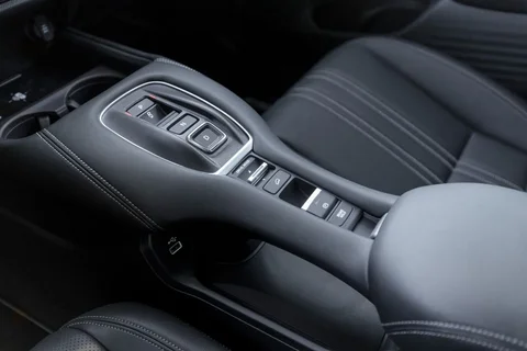 Honda ZR-V 2.0 Hybrid Elegance 2023 view 6