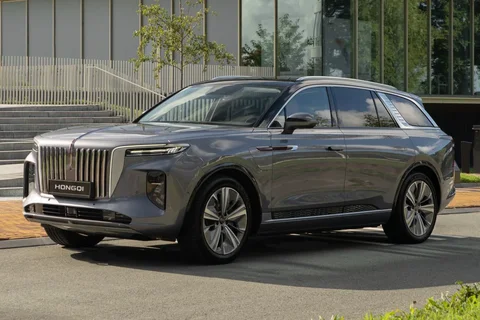 Hongqi E-HS9 99kWh Executive 2022 view 2