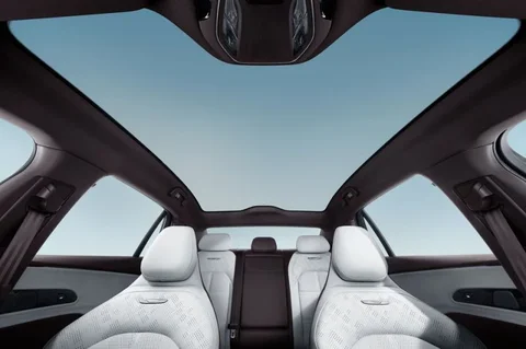Hongqi EH7 Long Range Launch Ediiton 2025 view 7