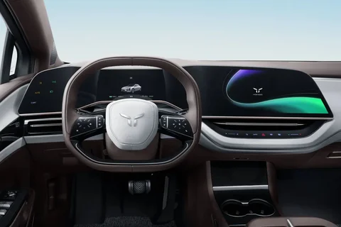 Hongqi EH7 Long Range Launch Ediiton 2025 view 8