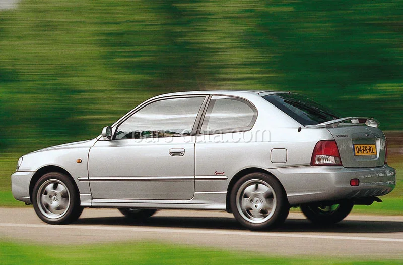 Hyundai Accent 1.3i 2001 front view