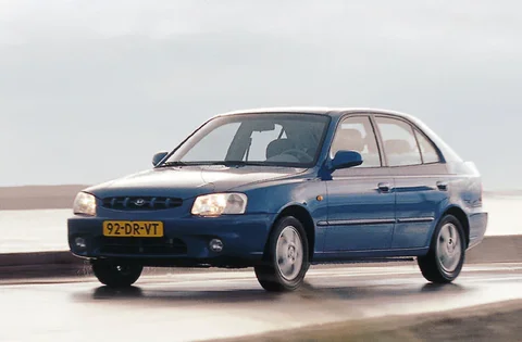 Hyundai Accent 1.3i 2001 view 3