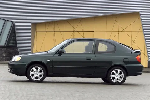 Hyundai Accent 1.3i ActiveVersion 2004 view 2