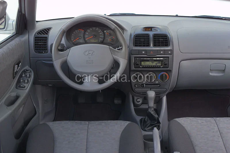 Hyundai Accent 1.6i DynamicVersion 2004 front view