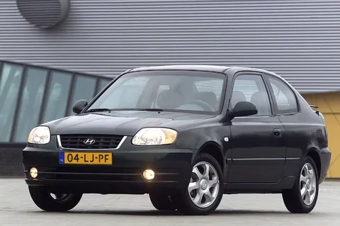 Hyundai Accent 1.3i ActiveVersion 2004 view 4