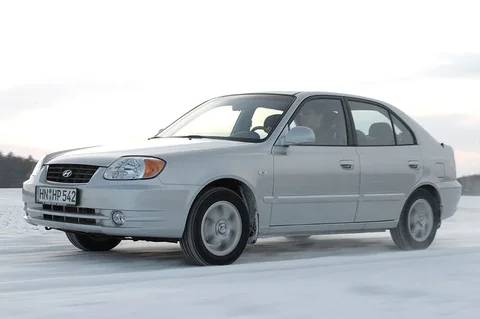 Hyundai Accent 1.3i ActiveVersion 2004 view 8