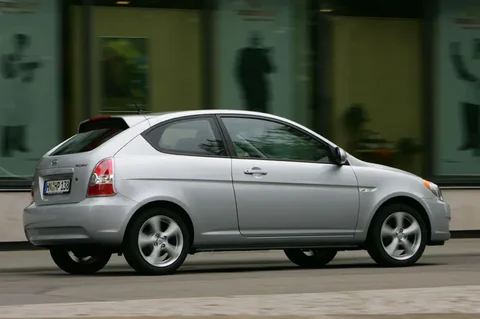 Hyundai Accent 1.6i DynamicVersion 2006 view 6