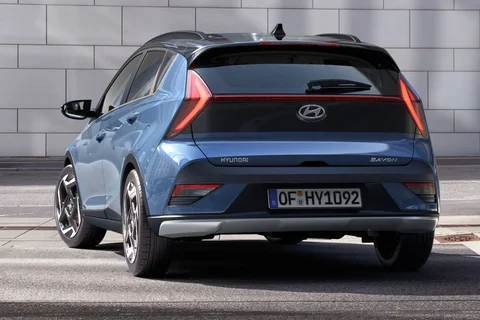 Hyundai Bayon 1.0 T-GDI e-Motion 2025 view 3