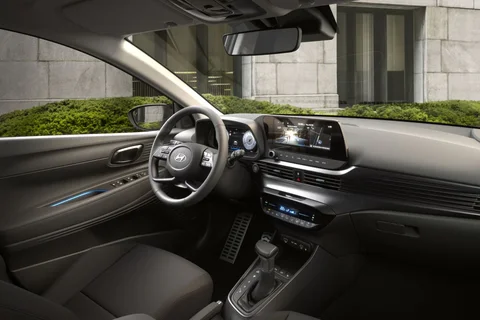 Hyundai Bayon 1.0 T-GDI e-Motion 2025 view 4