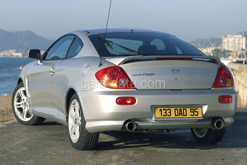 Hyundai Coupé 2.0i FX 2001 front view