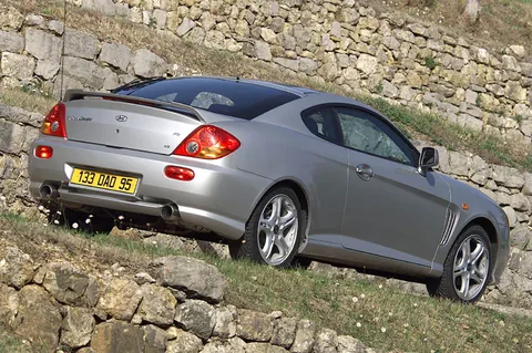 Hyundai Coupé 2.0i FX CVVT 2003 view 4