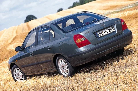 Hyundai Elantra 2.0i Executive 2000 view 7
