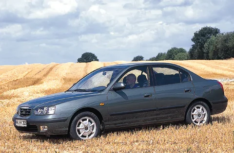 Hyundai Elantra 2.0i Executive 2000 view 2