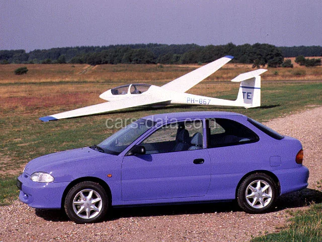Hyundai Excel 1.5i LS 1994 front view