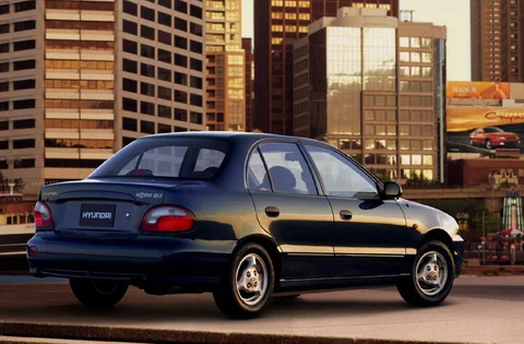 Hyundai Excel 1.3i LS 1998 view 2