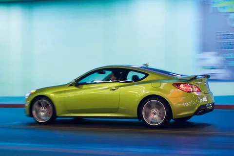 Hyundai Genesis Coupé 2.0T 2010 view 5