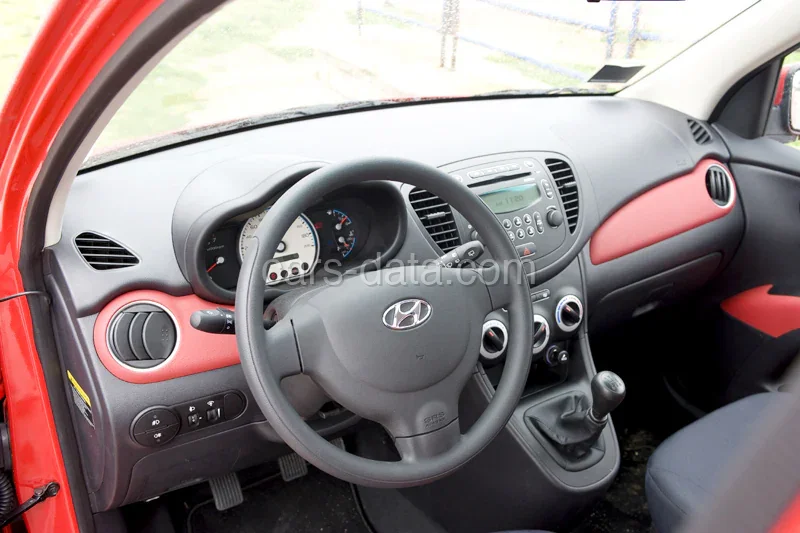 Hyundai i10 1.1i ActiveVersion 2008 front view