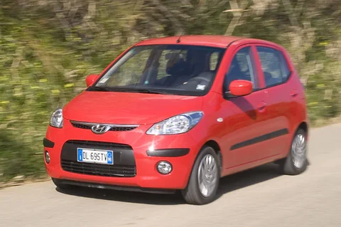 Hyundai i10 1.1i ActiveVersion 2008 view 5