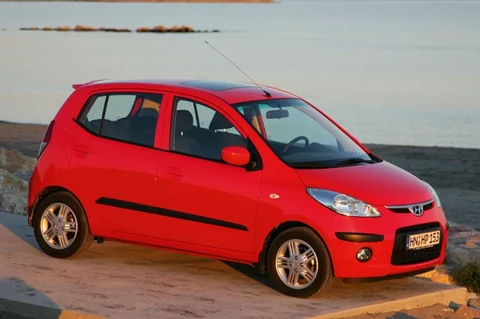Hyundai i10 1.1i ActiveVersion 2008 view 12