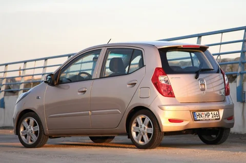 Hyundai i10 1.2i i-Vision 2012 view 6