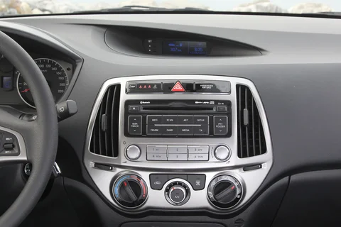 Hyundai i20 1.2 i-Drive 2012 view 4
