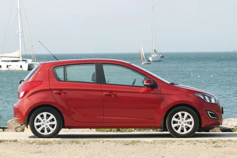 Hyundai i20 1.2 i-Drive 2012 view 10