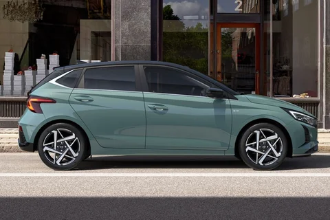 Hyundai i20 1.0 T-GDI E-Motion 2025 view 8