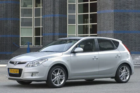 Hyundai i30 1.6i CVVT DynamicVersion 2007 view 6