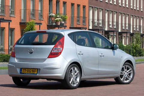 Hyundai i30 1.6i CVVT DynamicVersion 2007 view 10