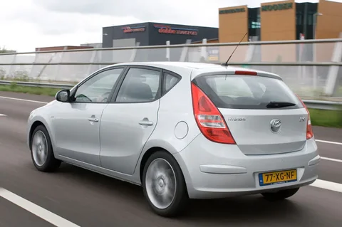 Hyundai i30 1.6i CVVT DynamicVersion 2007 view 12