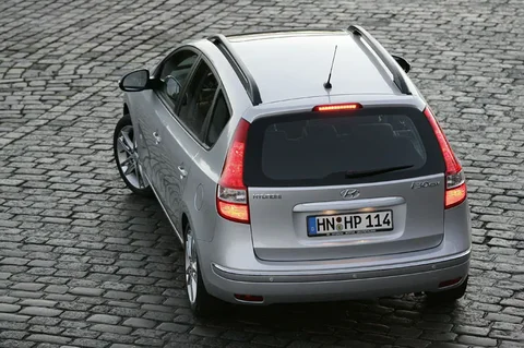Hyundai i30 CW 1.6i CVVT DynamicVersion 2008 view 9