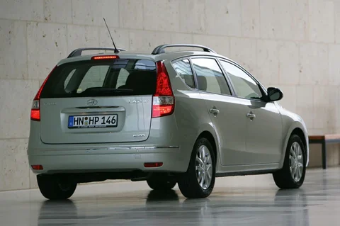 Hyundai i30 CW 1.6i CVVT DynamicVersion 2008 view 11