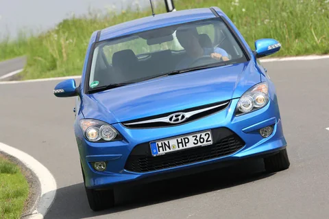Hyundai i30 2010 front view