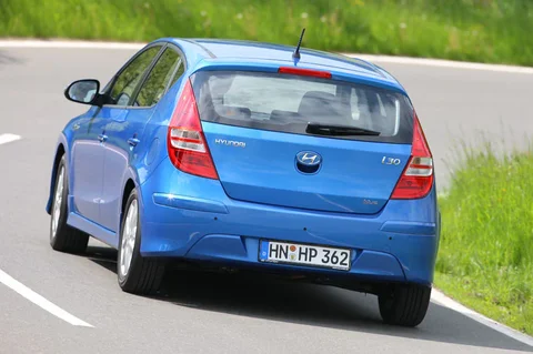 Hyundai i30 1.4i CVVT Blue i-Motion 2010 view 6
