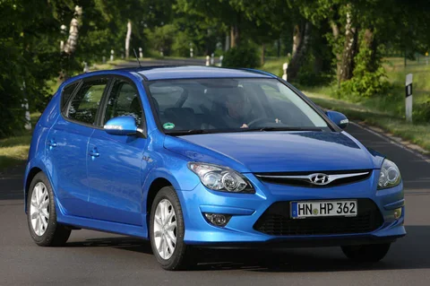 Hyundai i30 1.4i CVVT Blue i-Motion 2010 view 8