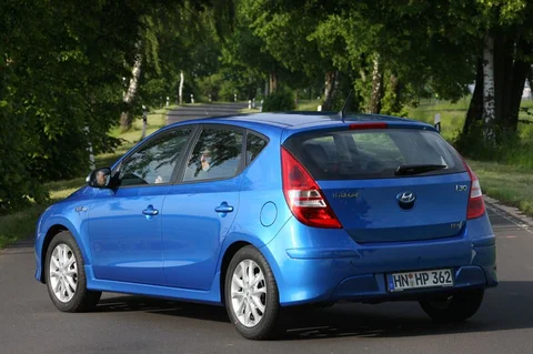 Hyundai i30 1.4i CVVT Blue i-Motion 2010 view 9