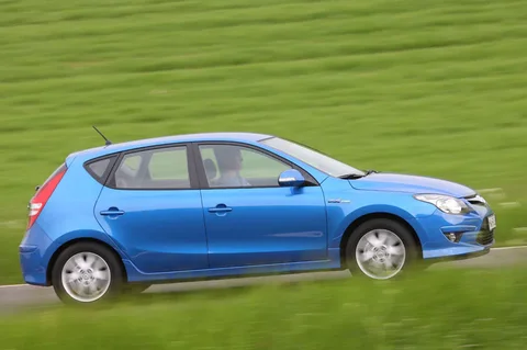 Hyundai i30 1.4i CVVT Blue i-Motion 2010 view 10