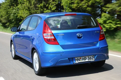 Hyundai i30 1.4i CVVT Blue i-Motion 2010 view 11