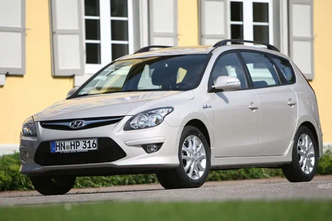 Hyundai i30 CW 1.4i CVVT Blue i-Motion 2010 view 8