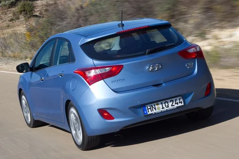 Hyundai i30 1.6 CRDi i-Drive 2012 view 4