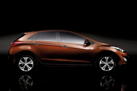 Hyundai i30 1.6 CRDi i-Drive 2012 view 10