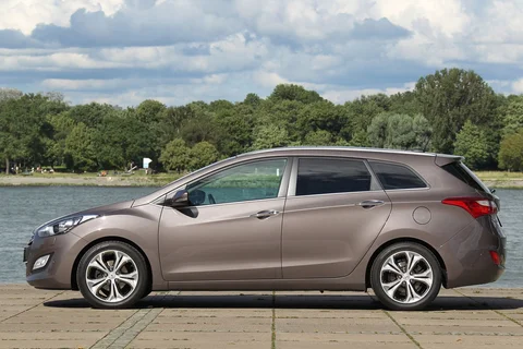 Hyundai i30 Wagon 1.6 GDI i-Vision 2012 view 11