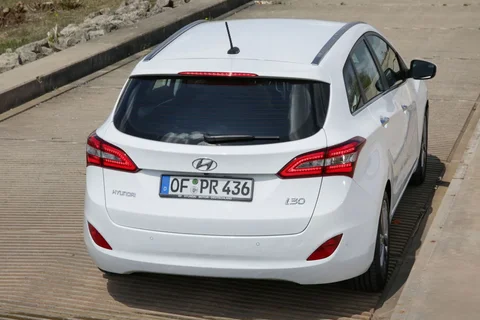 Hyundai i30 Wagon 1.6 CRDi i-Motion 2015 view 2