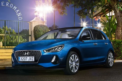Hyundai i30 1.6 CRDi i-Motion 2017 view 10