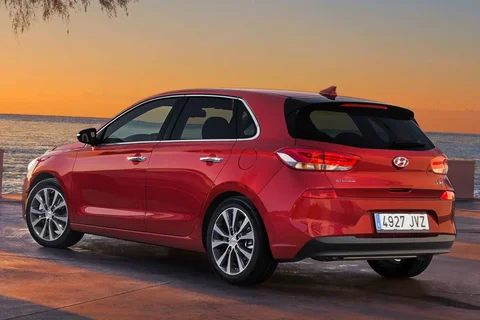 Hyundai i30 1.6 CRDi i-Motion 2017 view 12